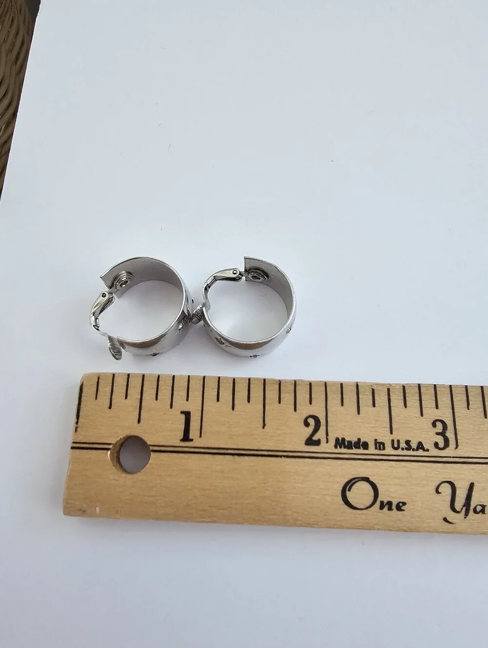 Vintage Starburst Rhinestone Wide Huggie Hoop Clip On Earrings Silver Tone​
